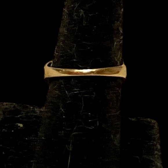 10K GOLD & GENUINE AMETHYST w/ DIAMONDS  - Size 5 - Picture 2 of 3